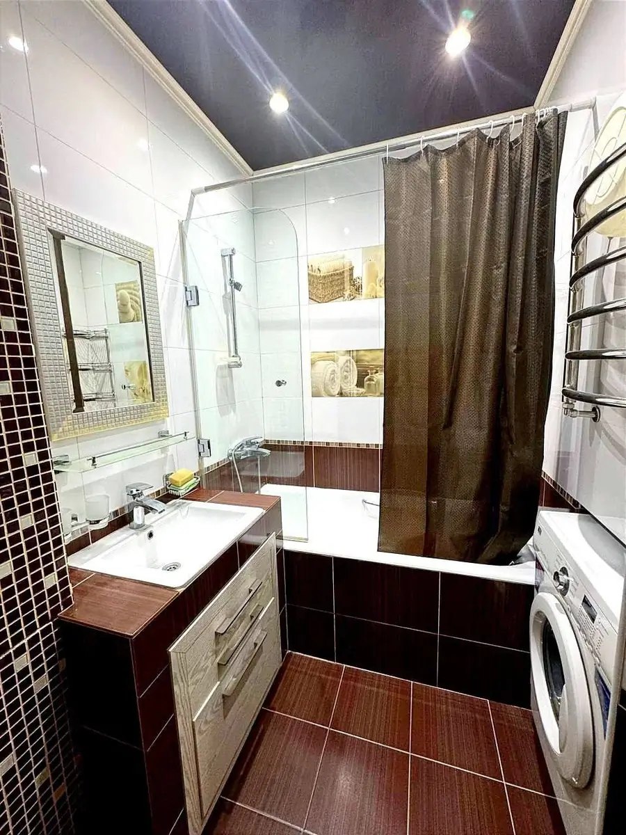 Сдается 2-комнатная квартира − 60 м²