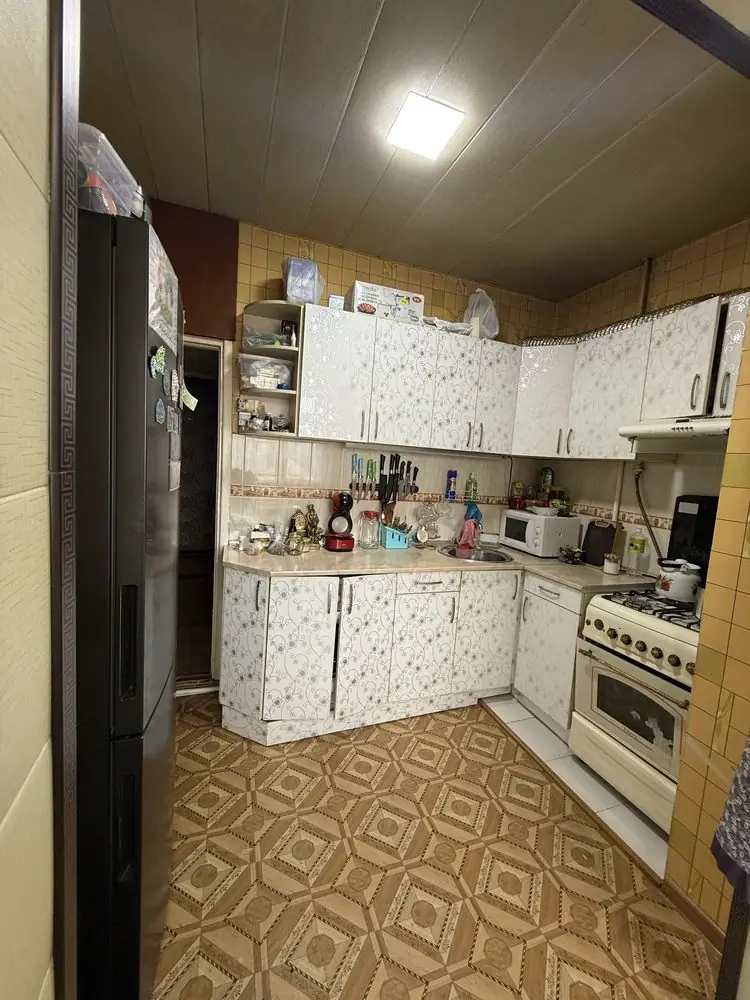 Продается 2-комнатная квартира − 58 м²