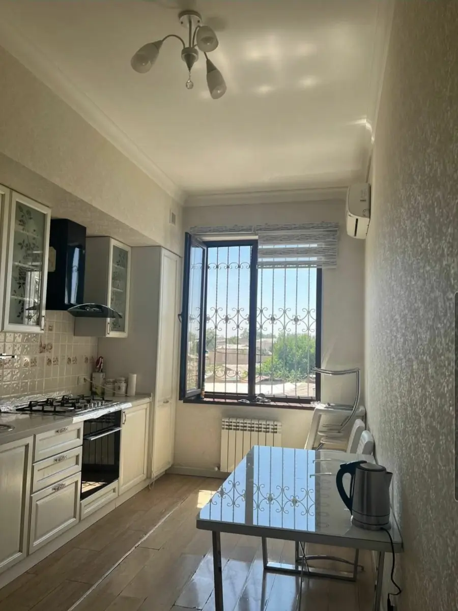 4-комнатная квартира − 174 м², 3/7 этаж