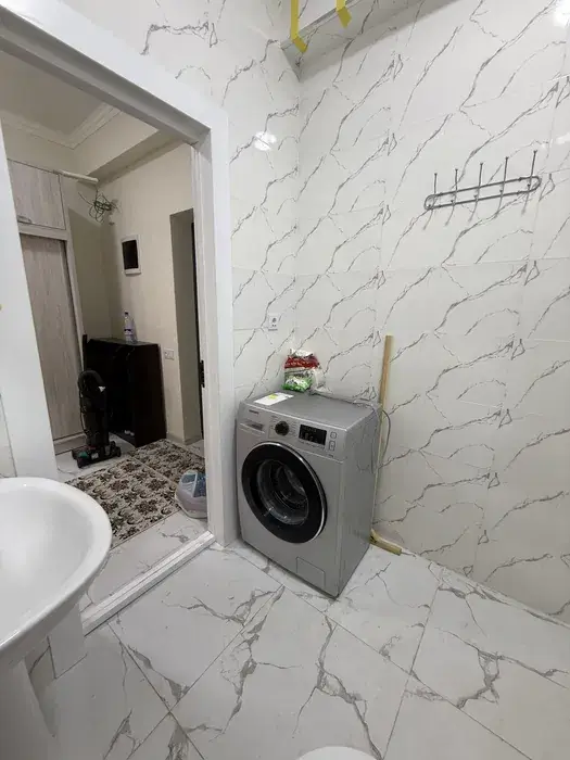 Сдается 2-комнатная квартира − 65 м²