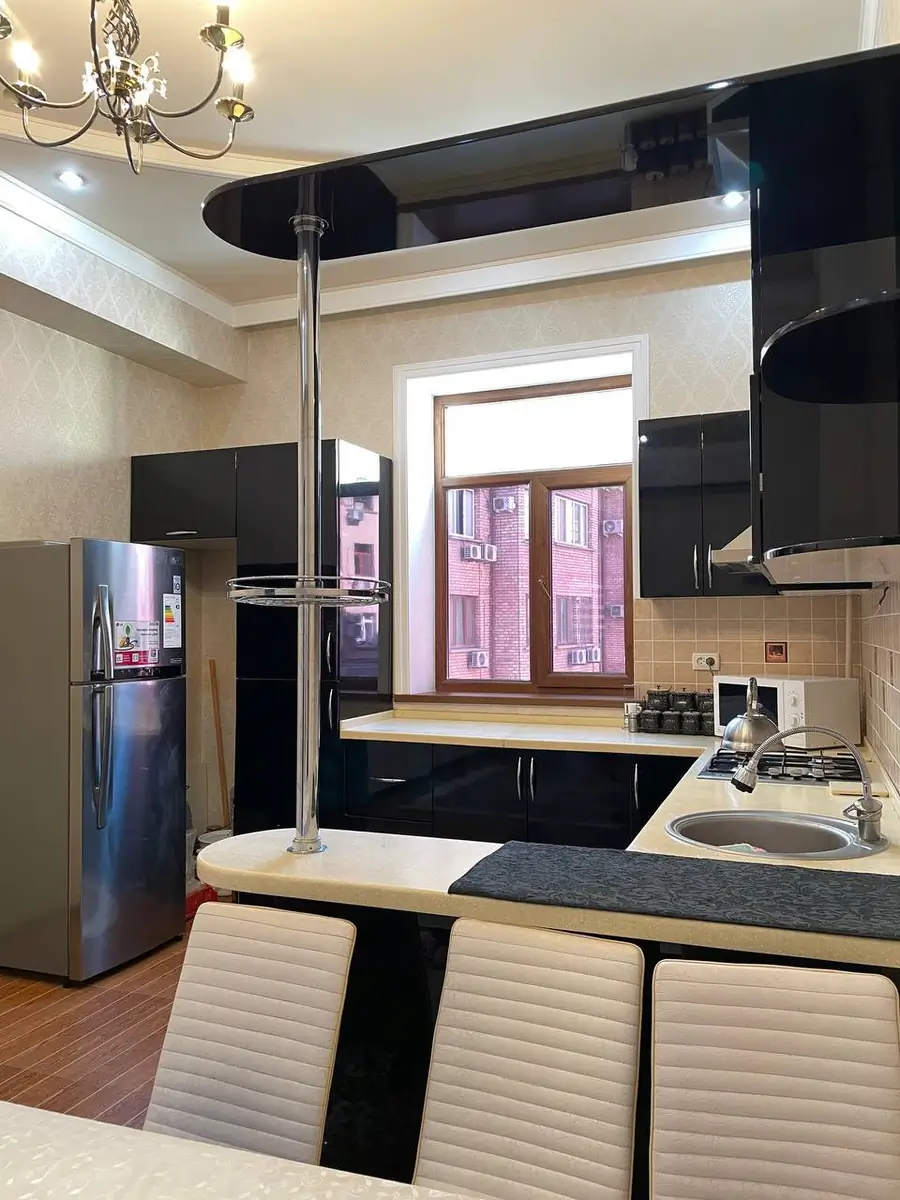 3-комнатная квартира − 160 м², 3/5 этаж