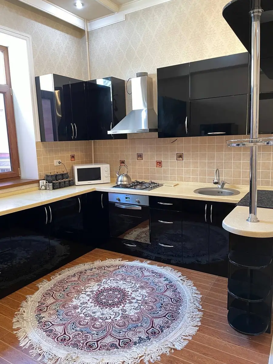 3-комнатная квартира − 160 м², 3/5 этаж