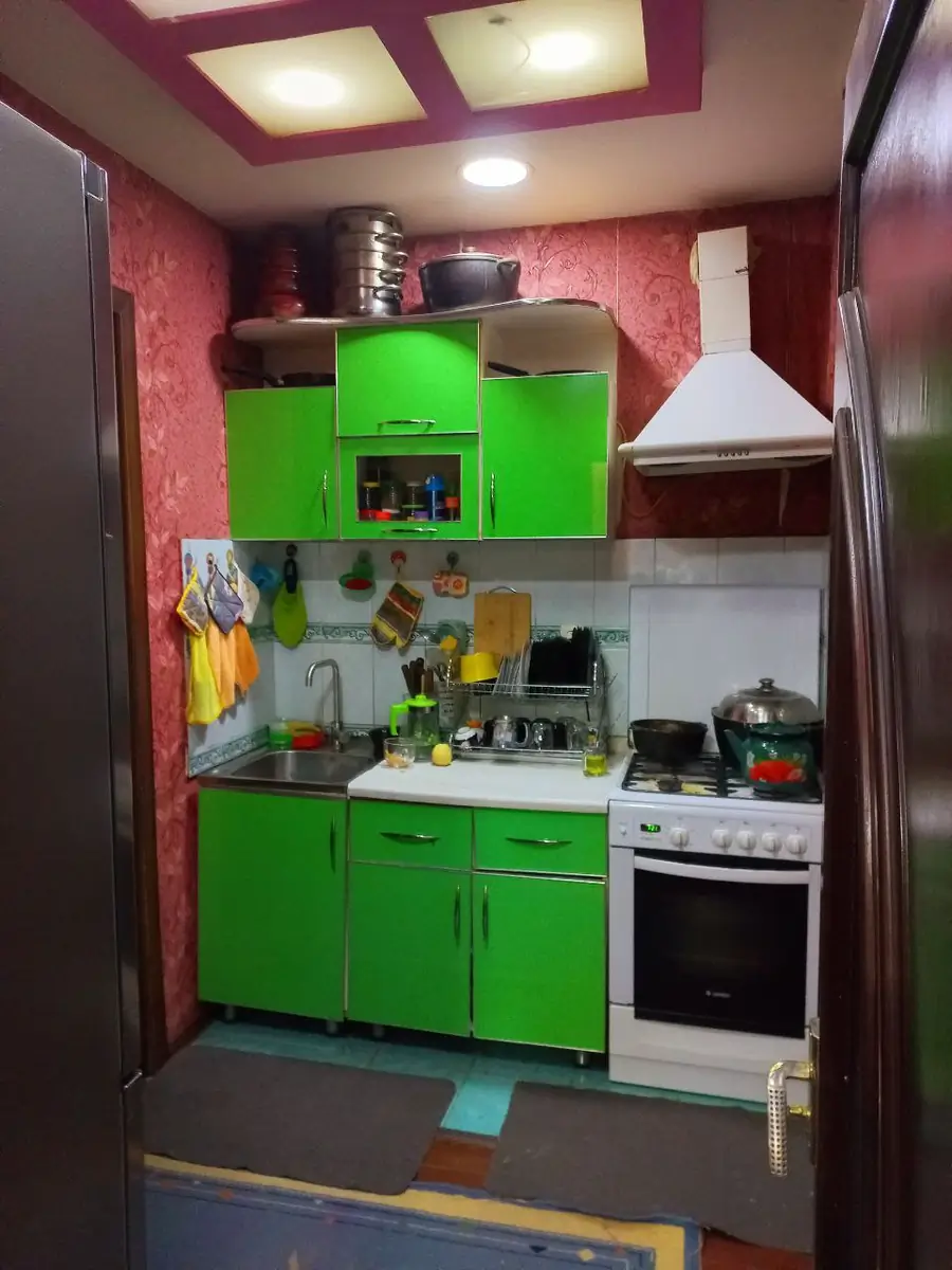 3 xonali kvartira sotiladi − 70 m²