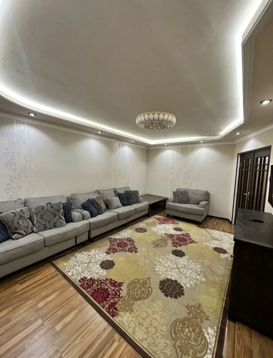 3-комнатная квартира − 72 м², 1/4 этаж