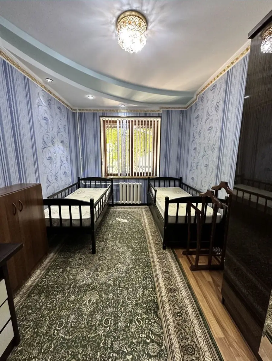 3 xonali kvartira sotiladi − 72 m²