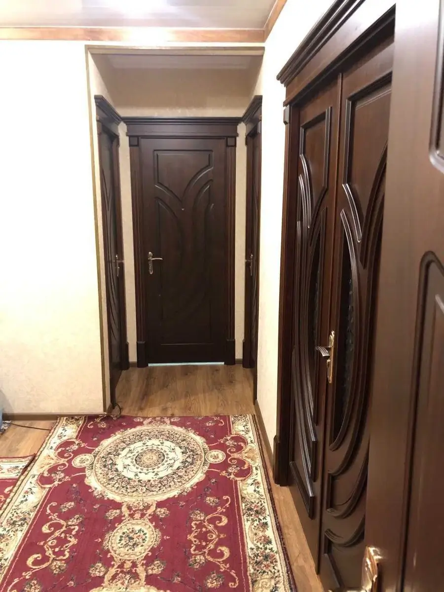 Более 5-комнатная квартира − 74 м², 1/4 этаж