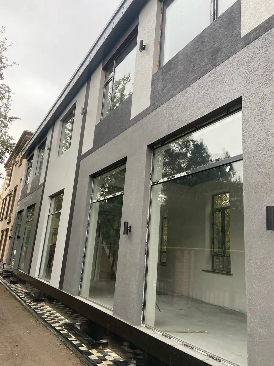 2-этажный дом − 300 м², 300 сот.