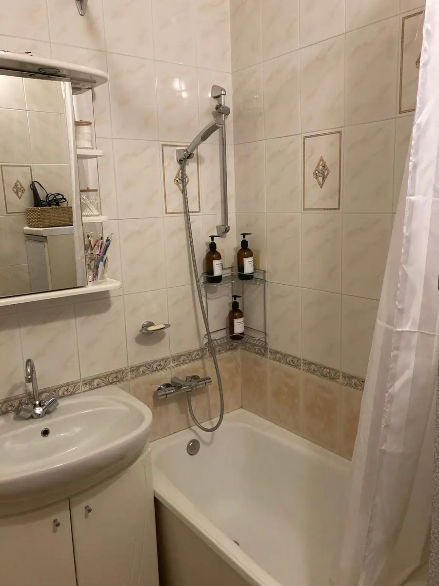 1-комнатная квартира − 43 м², 6/6 этаж