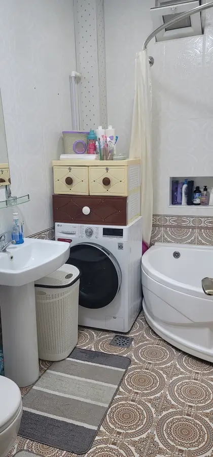 Продается 3-комнатная квартира − 79 м²