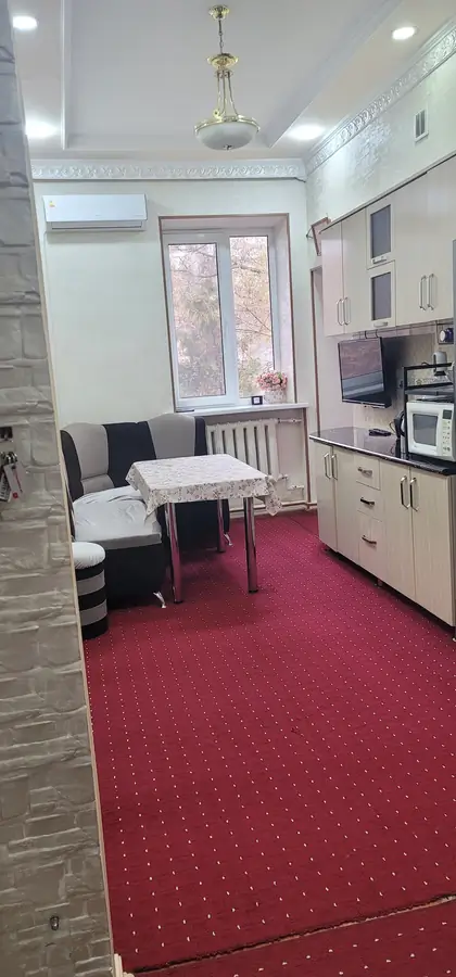 Продается 3-комнатная квартира − 79 м²