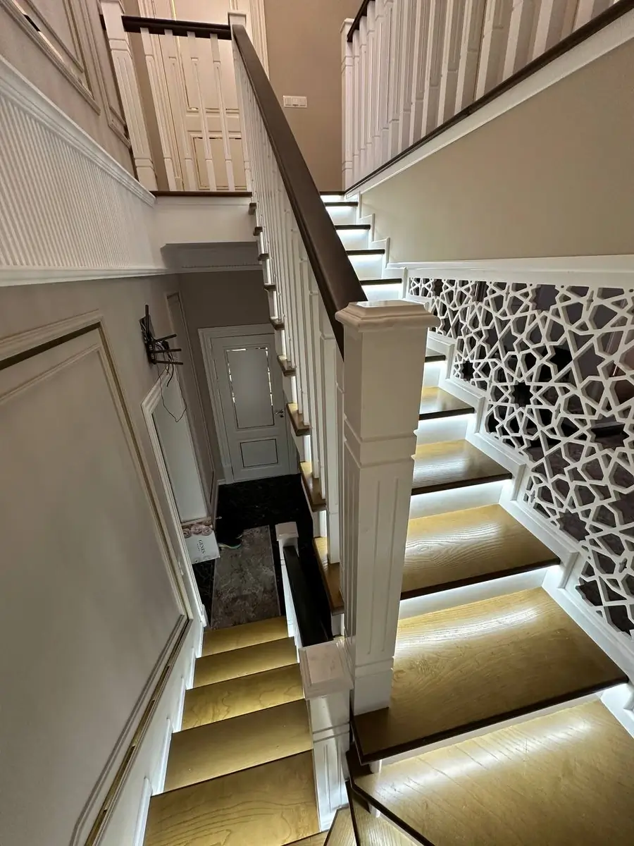 5 dan ortiq xonali kvartira − 230 m², 9/10 qavat