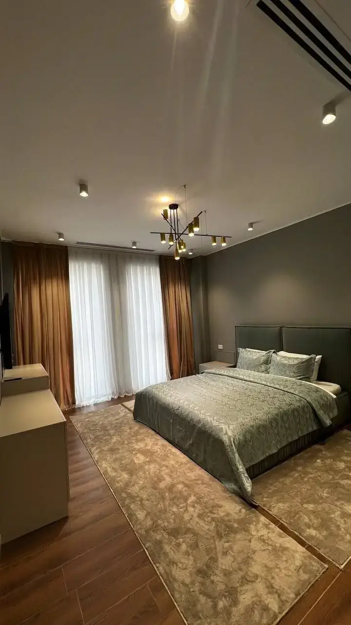 2-комнатная квартира − 83 м², 8/10 этаж