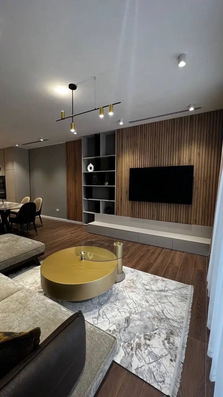 2-комнатная квартира − 83 м², 8/10 этаж