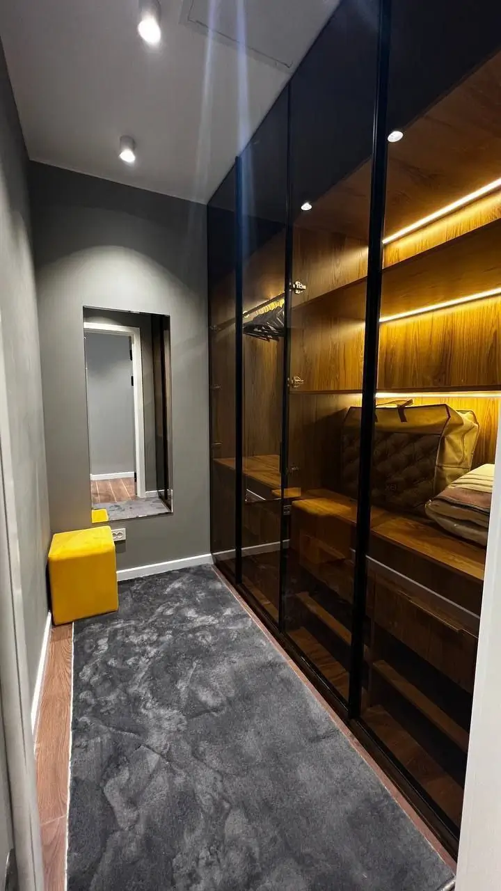 Сдается 2-комнатная квартира − 83 м²