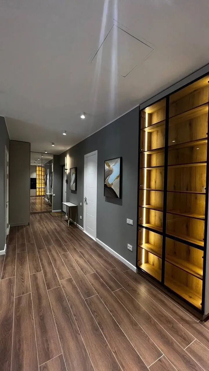 Сдается 2-комнатная квартира − 83 м²