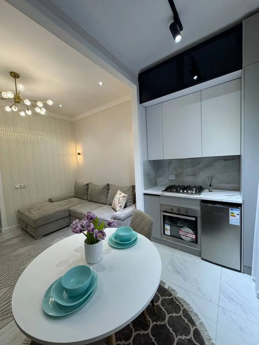 Сдается 2-комнатная квартира − 50 м²