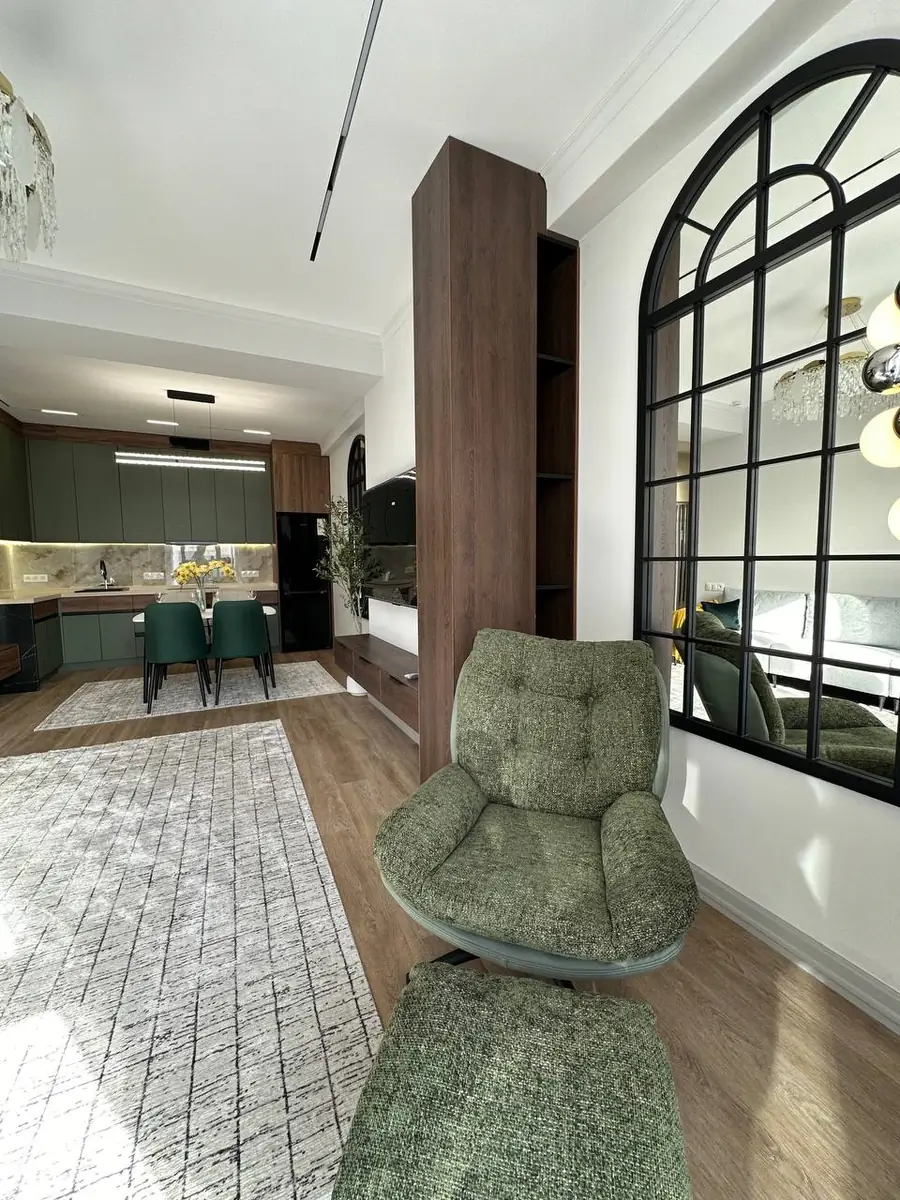 Сдается 2-комнатная квартира − 40 м²