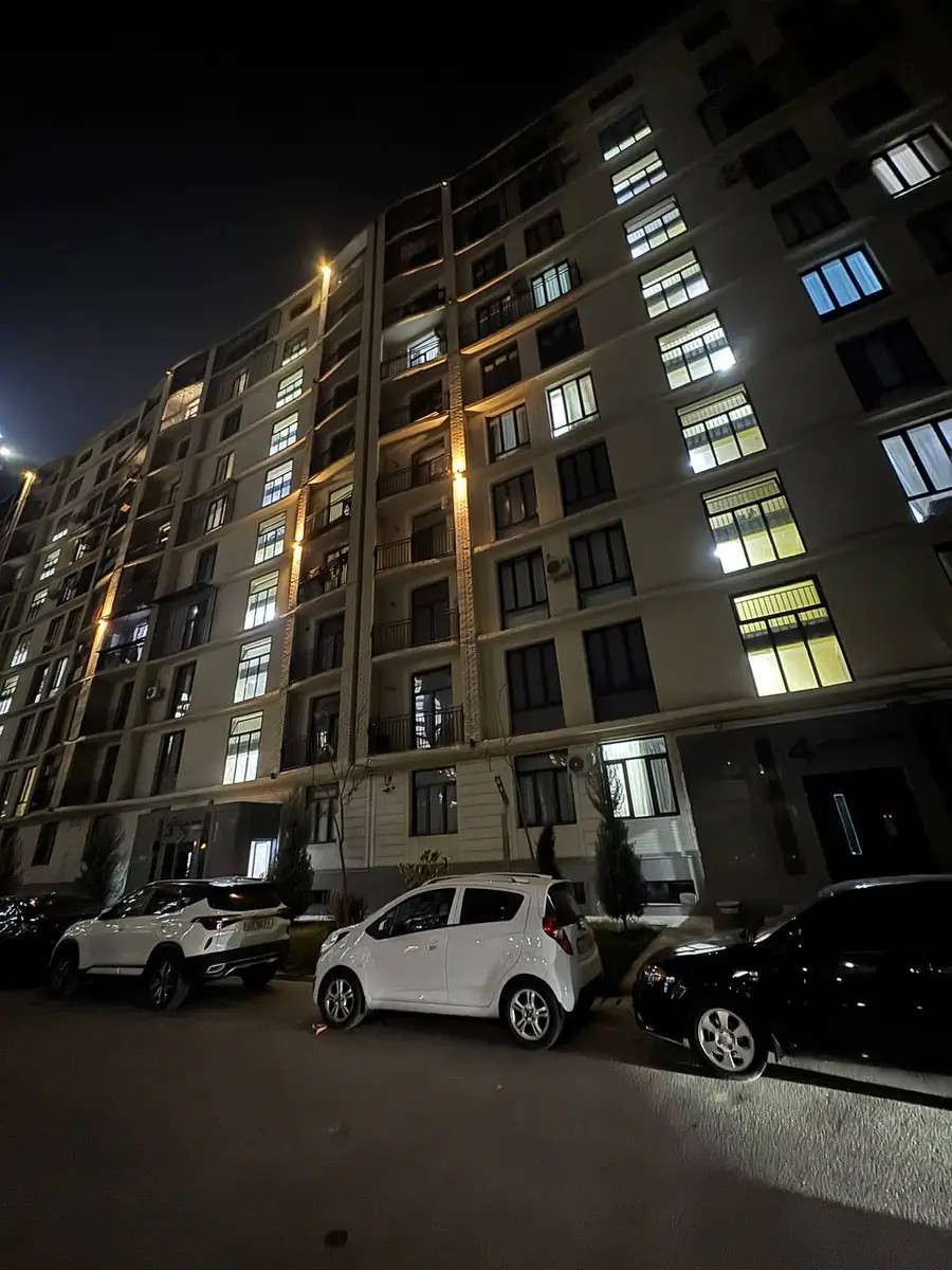 Продается 2-комнатная квартира − 55 м²