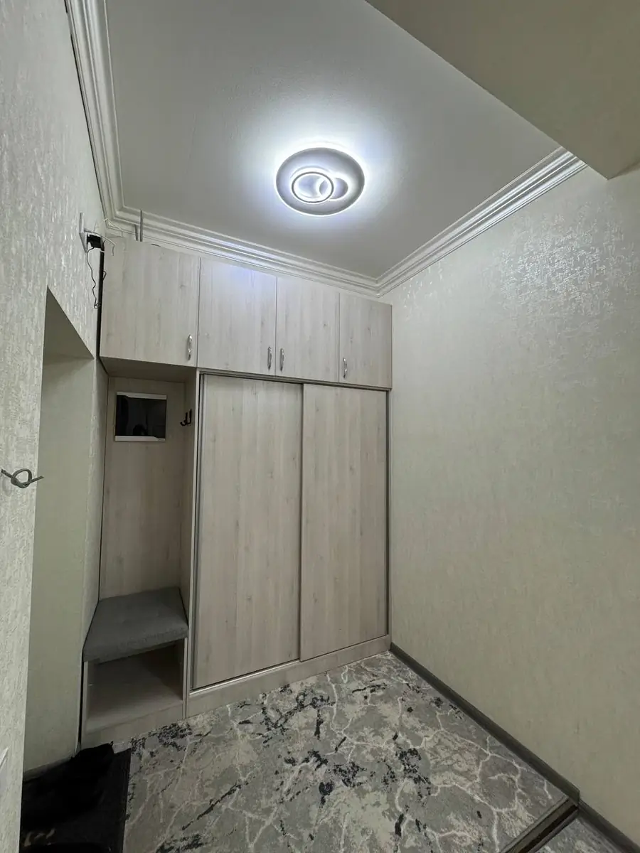 Продается 2-комнатная квартира − 55 м²