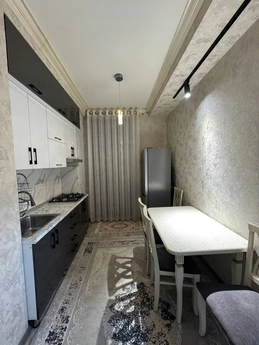 Продается 2-комнатная квартира − 55 м²