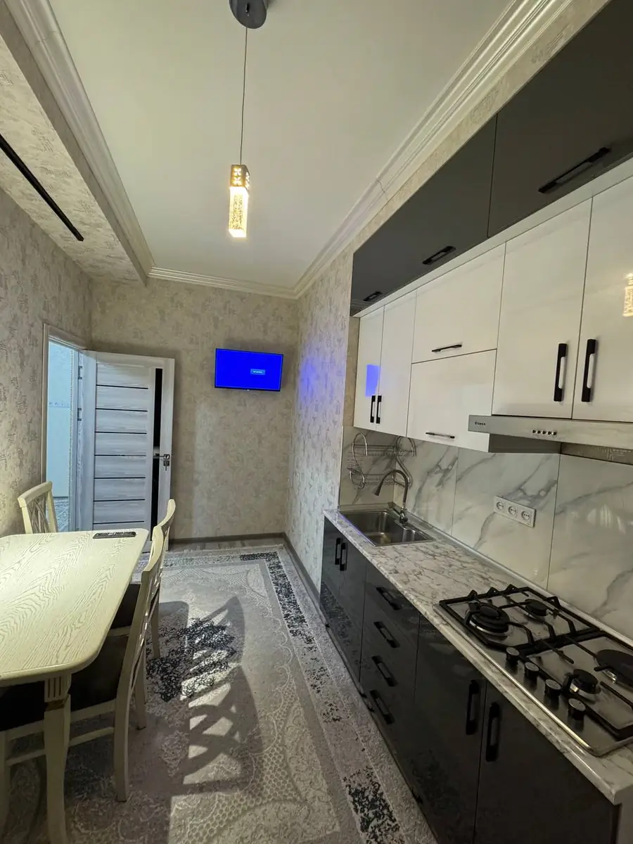 Продается 2-комнатная квартира − 55 м²