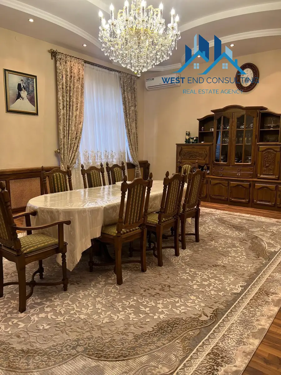Ijaraga 3 qavatli uy − 420 m²