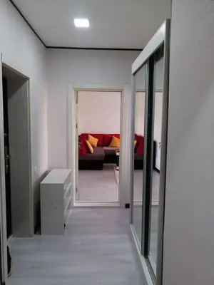 2 xonali kvartira sotiladi − 57 m²