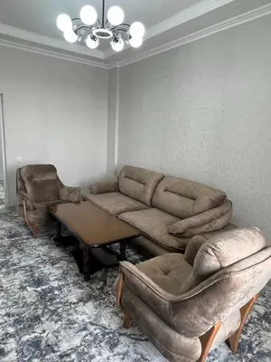 3-комнатная квартира − 90 м², 9/9 этаж