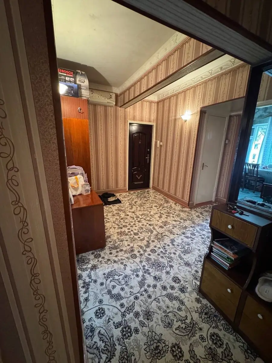 3 xonali kvartira sotiladi − 78 m²