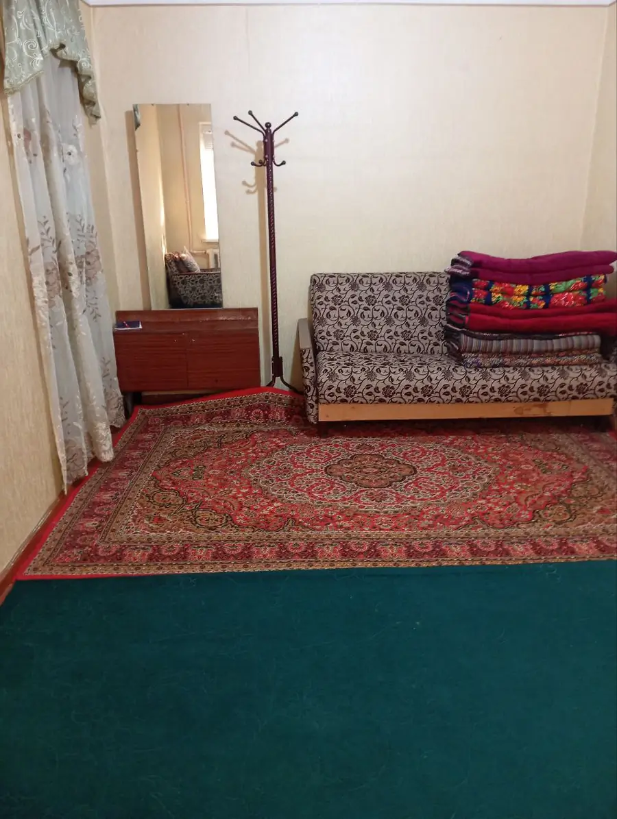 Продается 1-комнатная квартира − 30 м²