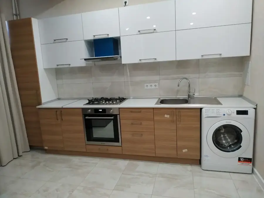 Продается 4-комнатная квартира − 109 м²