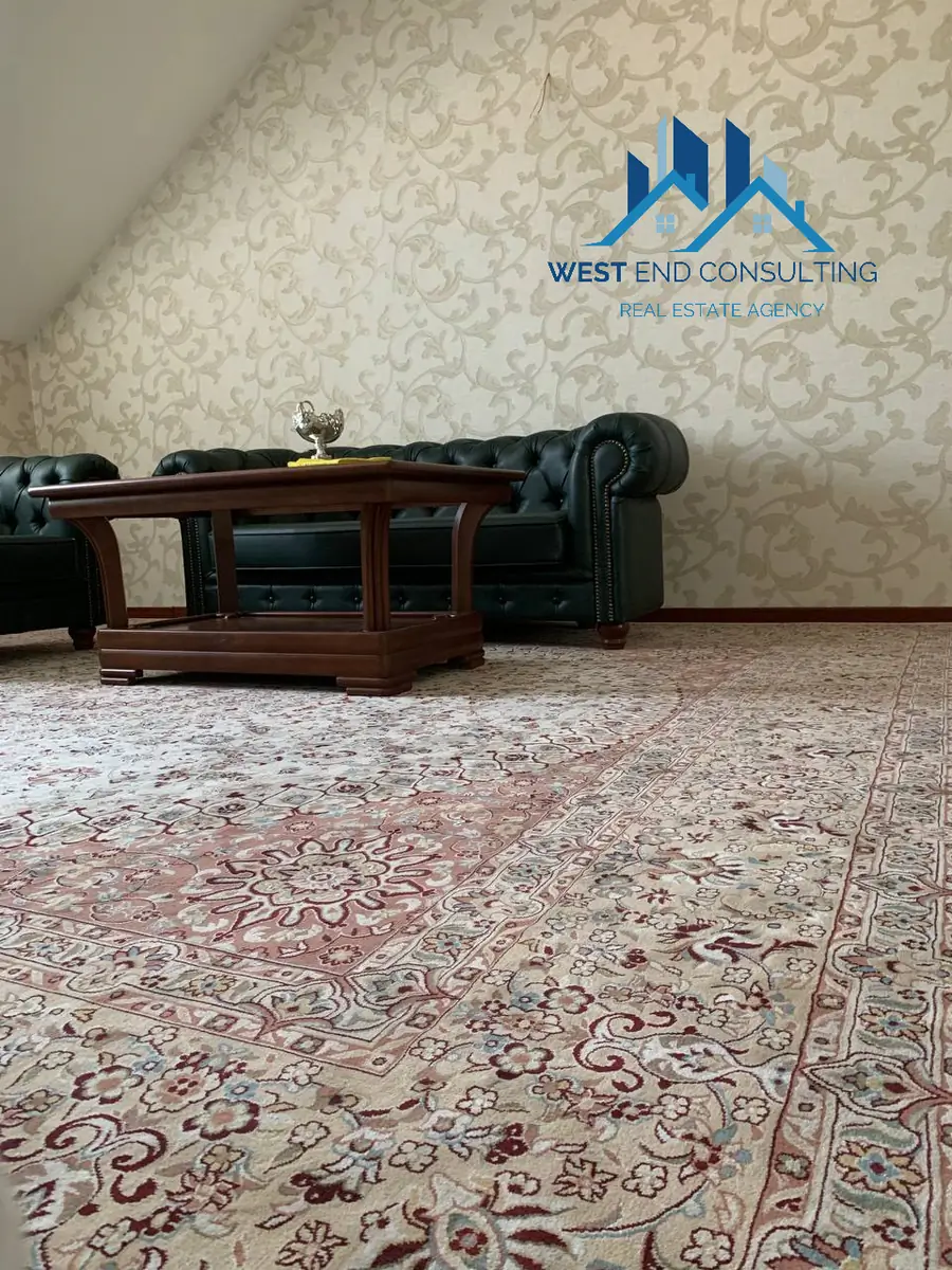 Ijaraga 3 qavatli uy − 350 m²