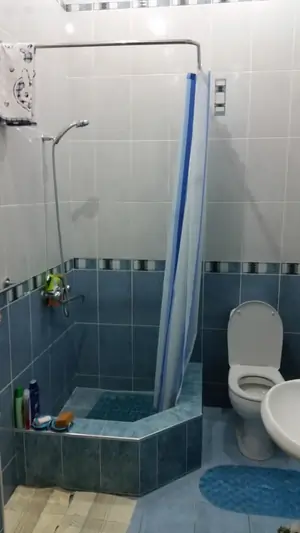 Ijaraga 3 qavatli uy − 270 m²