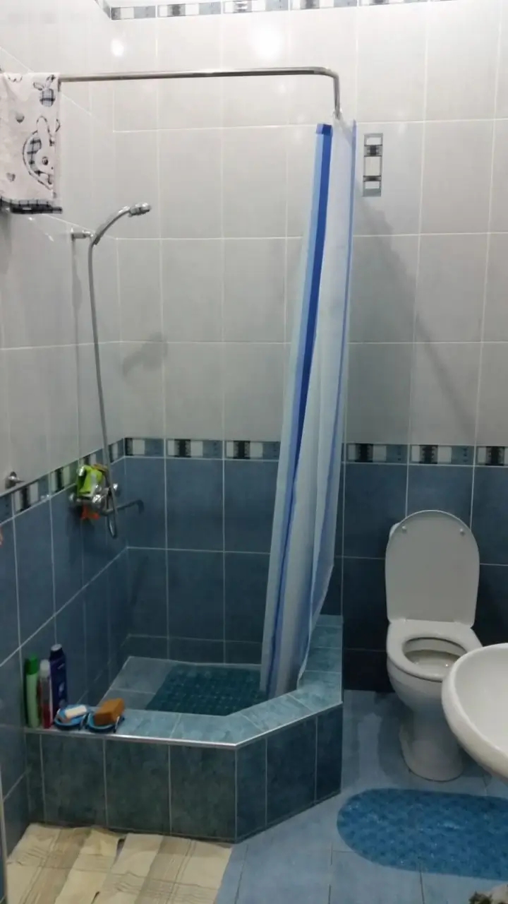 Ijaraga 3 qavatli uy − 270 m²