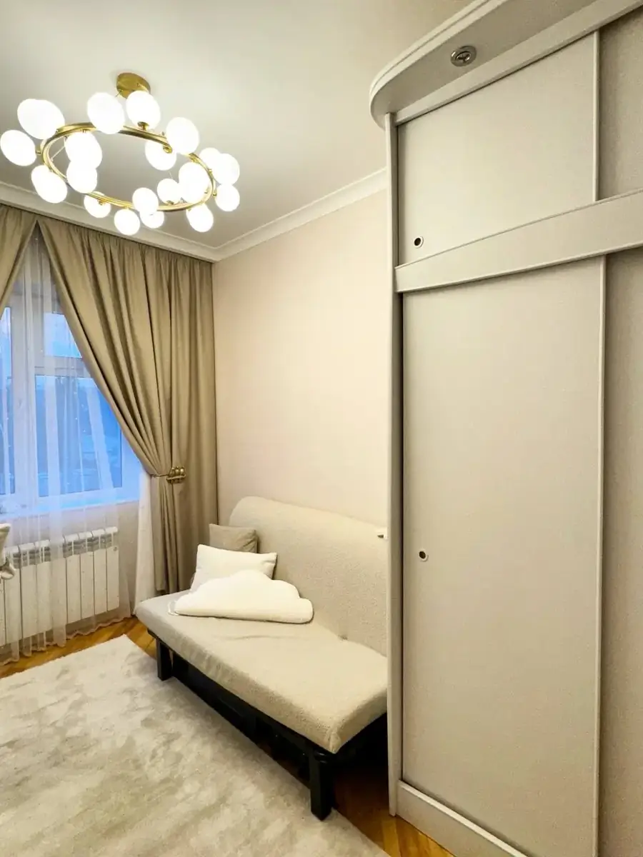 Продается 3-комнатная квартира − 75 м²