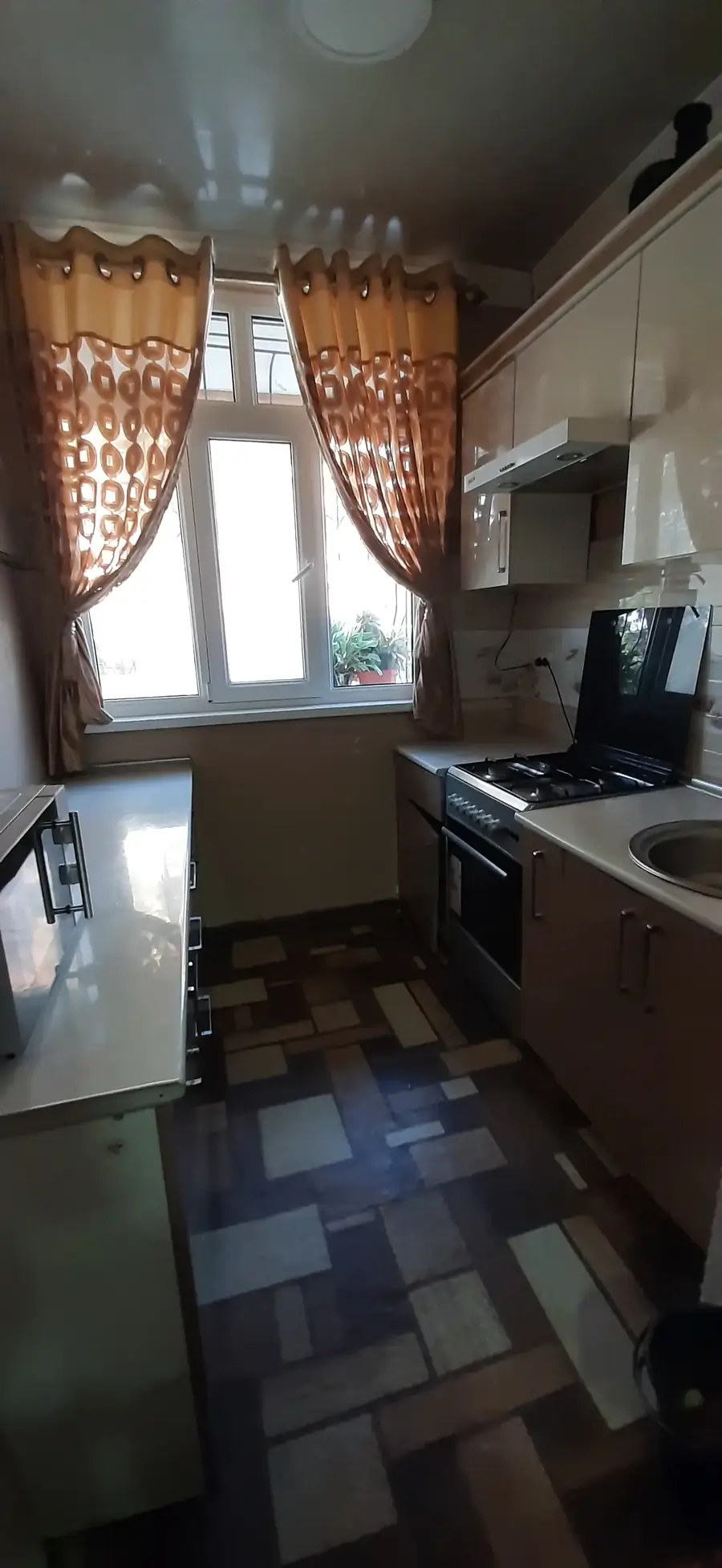 Продается 2-комнатная квартира − 59 м²