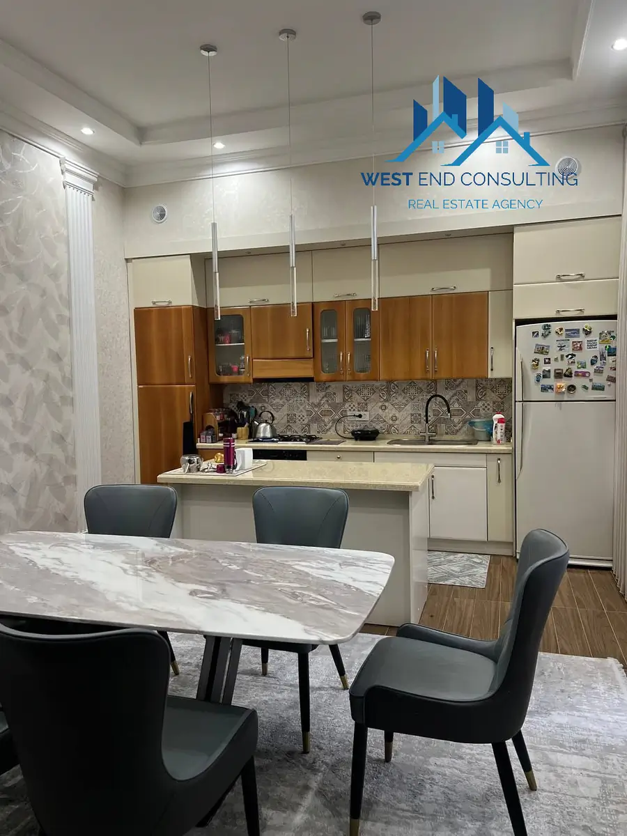 Ijaraga 3 qavatli uy − 420 m²