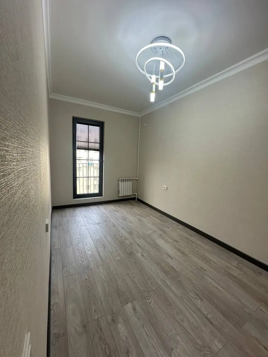 3 xonali kvartira sotiladi − 75 m²