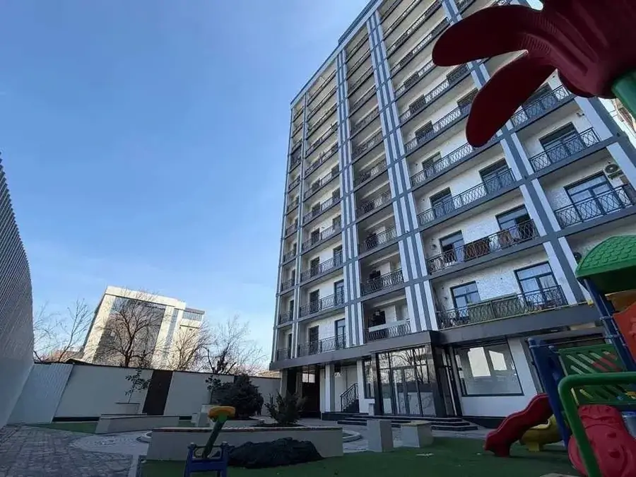1 xonali kvartira sotiladi − 33 m²