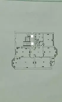 Продается 4-комнатная квартира − 130 м²