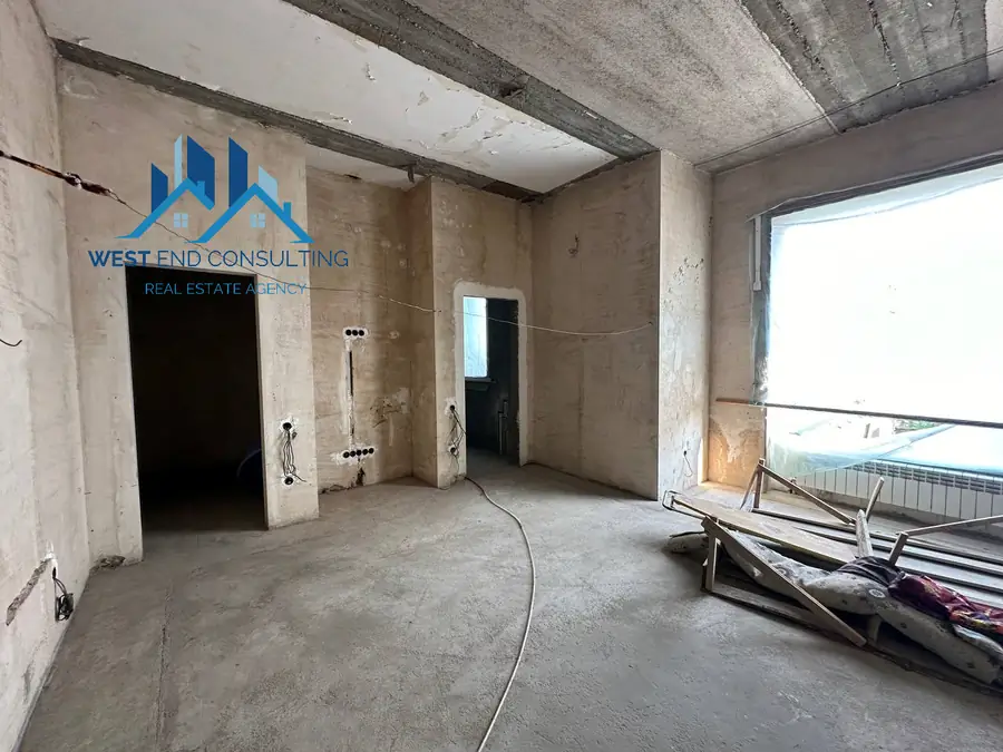 3 qavatli uy sotiladi − 620 m²