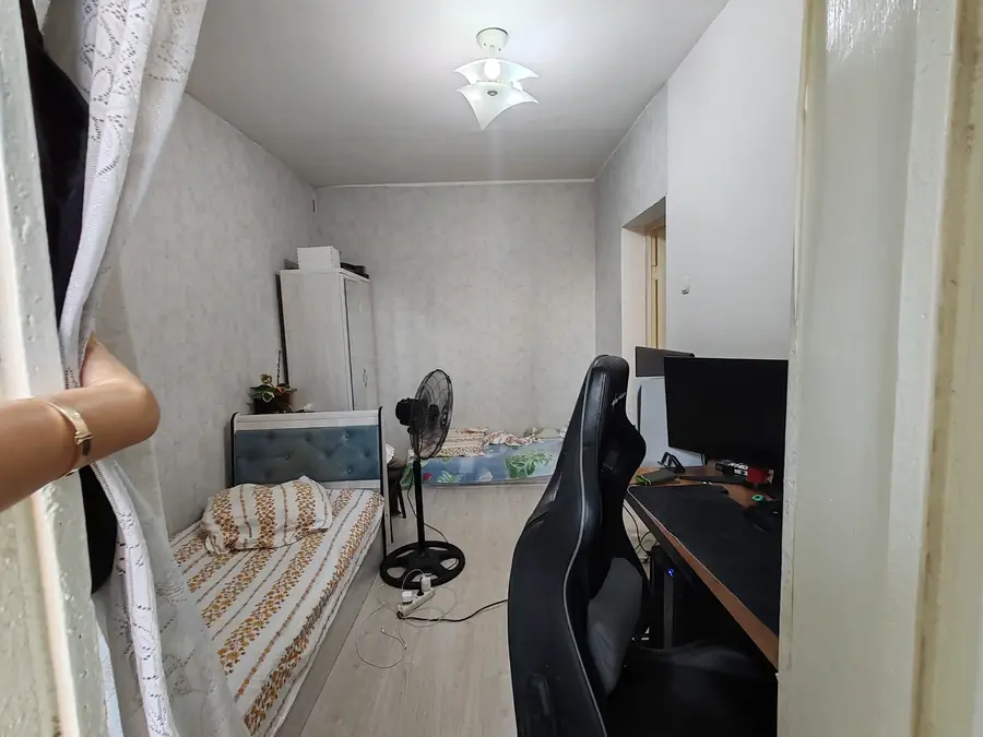 Продается 2-комнатная квартира − 55.8 м²