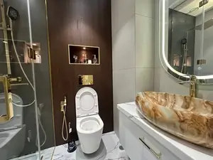 3 xonali kvartira sotiladi − 73 m²