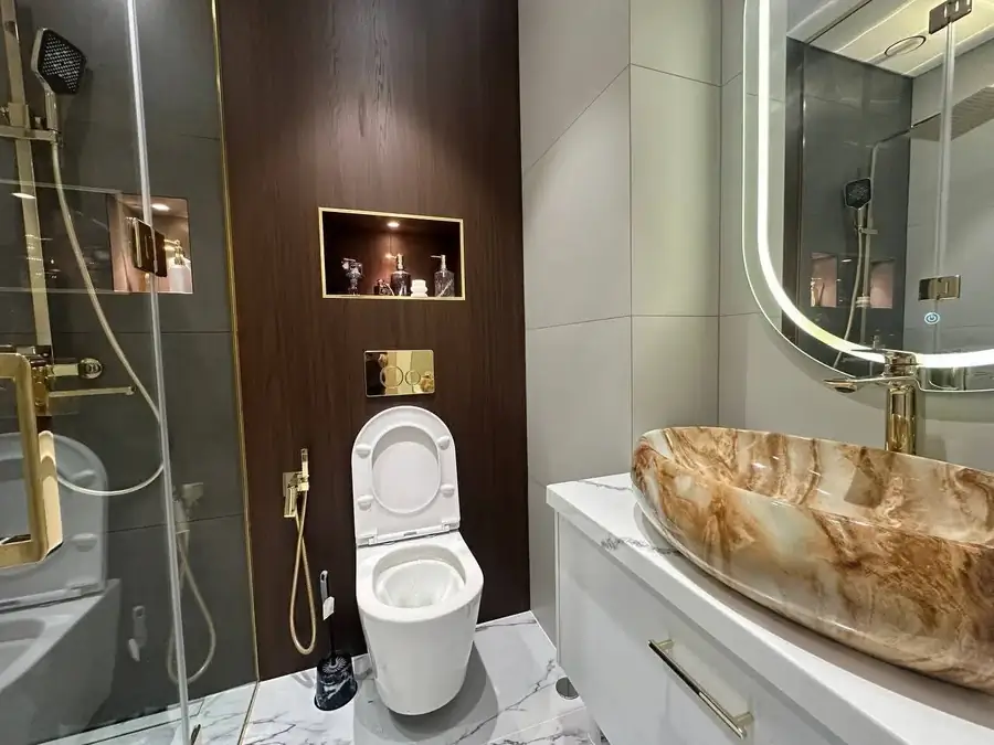3 xonali kvartira sotiladi − 73 m²