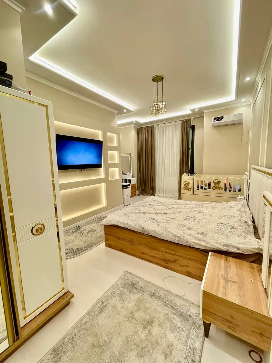 Продается 2-этажный дом − 300 м²