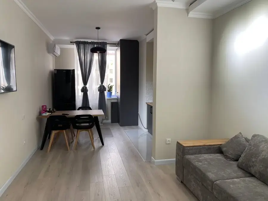 Продается 2-комнатная квартира − 70 м²