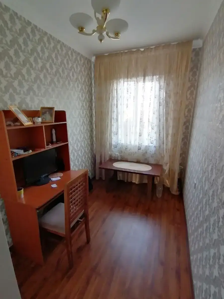 Продается 3-комнатная квартира − 72 м²