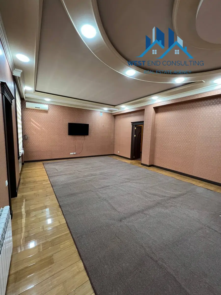 Ijaraga 2 qavatli uy − 300 m²