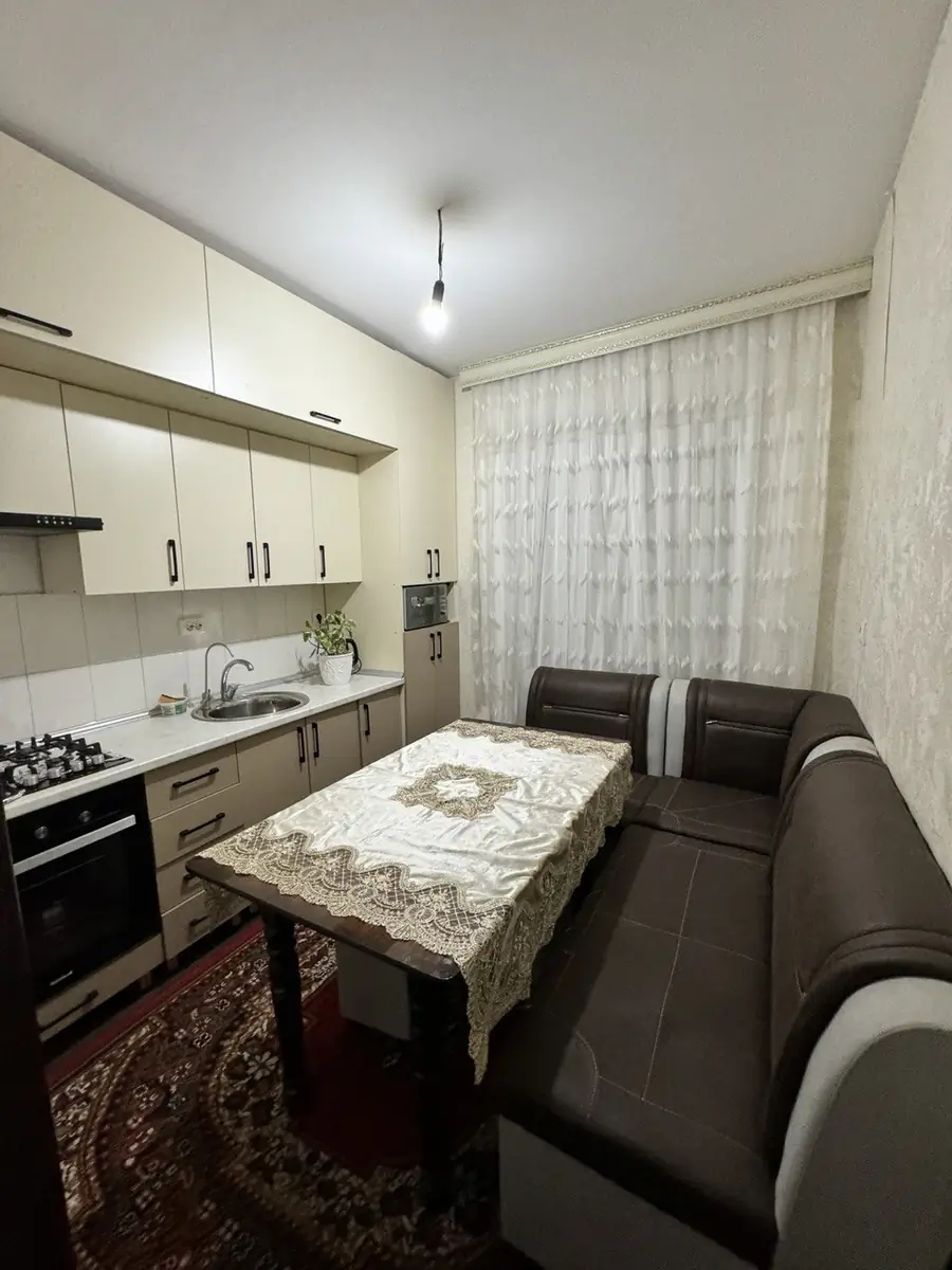 Продается 2-комнатная квартира − 43 м²