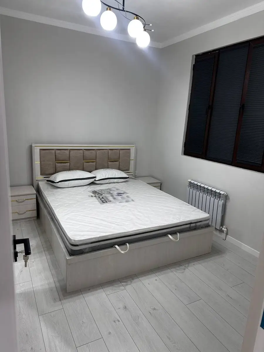 Продается 2-комнатная квартира − 80 м²